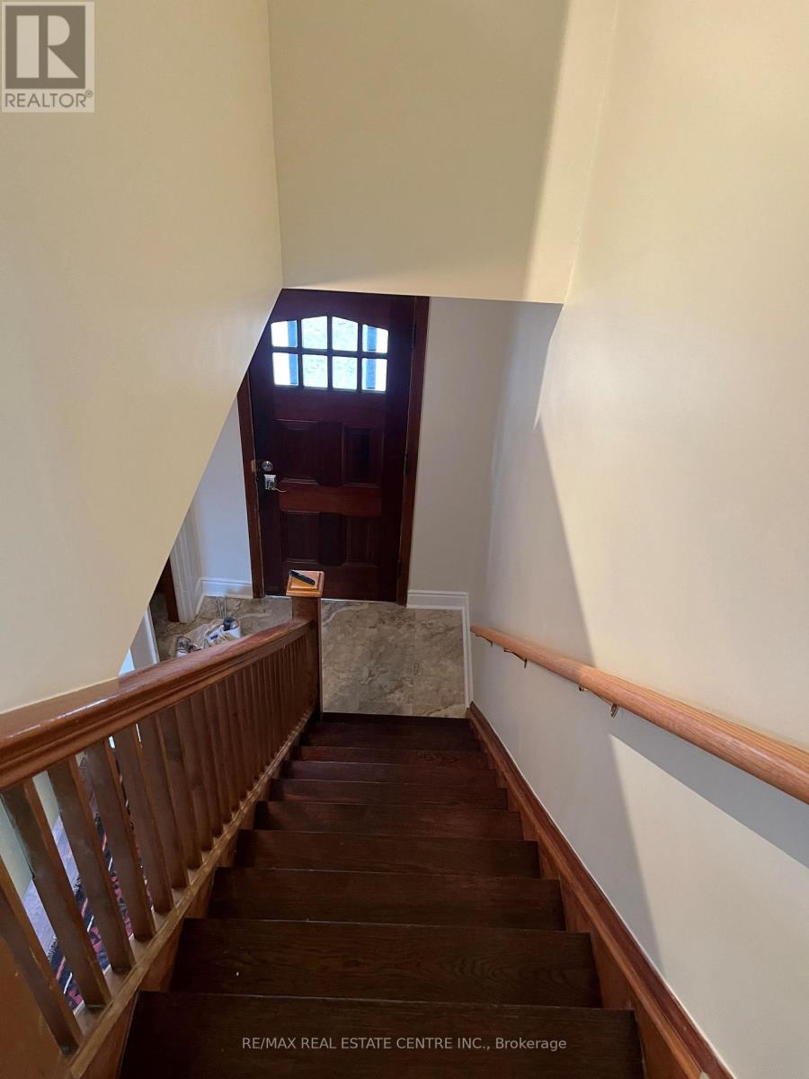 51 Inglewood Drive, Mississauga (Mineola), Ontario  L5G 1X7 - Photo 15 - W12900042