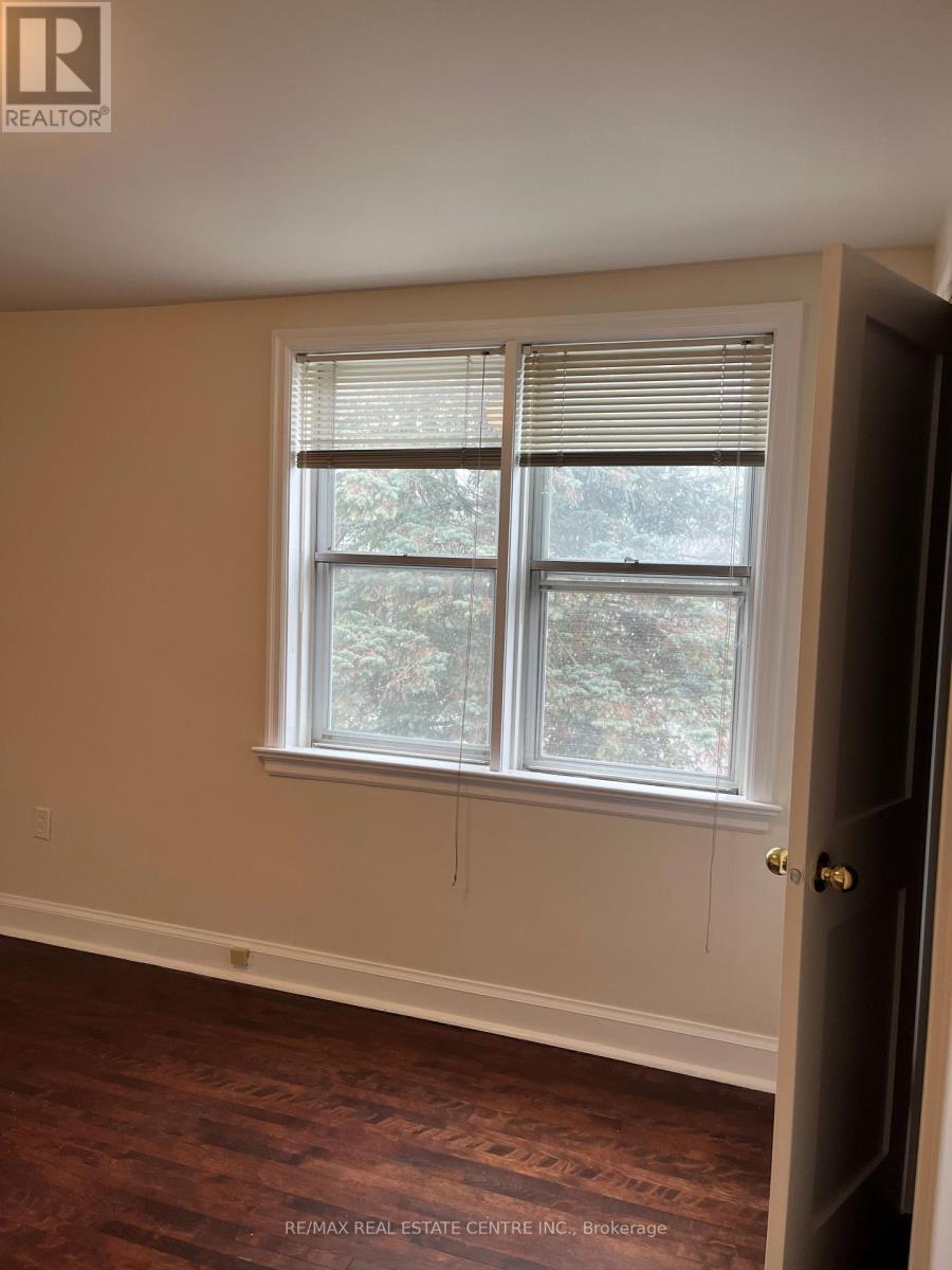 51 Inglewood Drive, Mississauga (Mineola), Ontario  L5G 1X7 - Photo 19 - W12900042