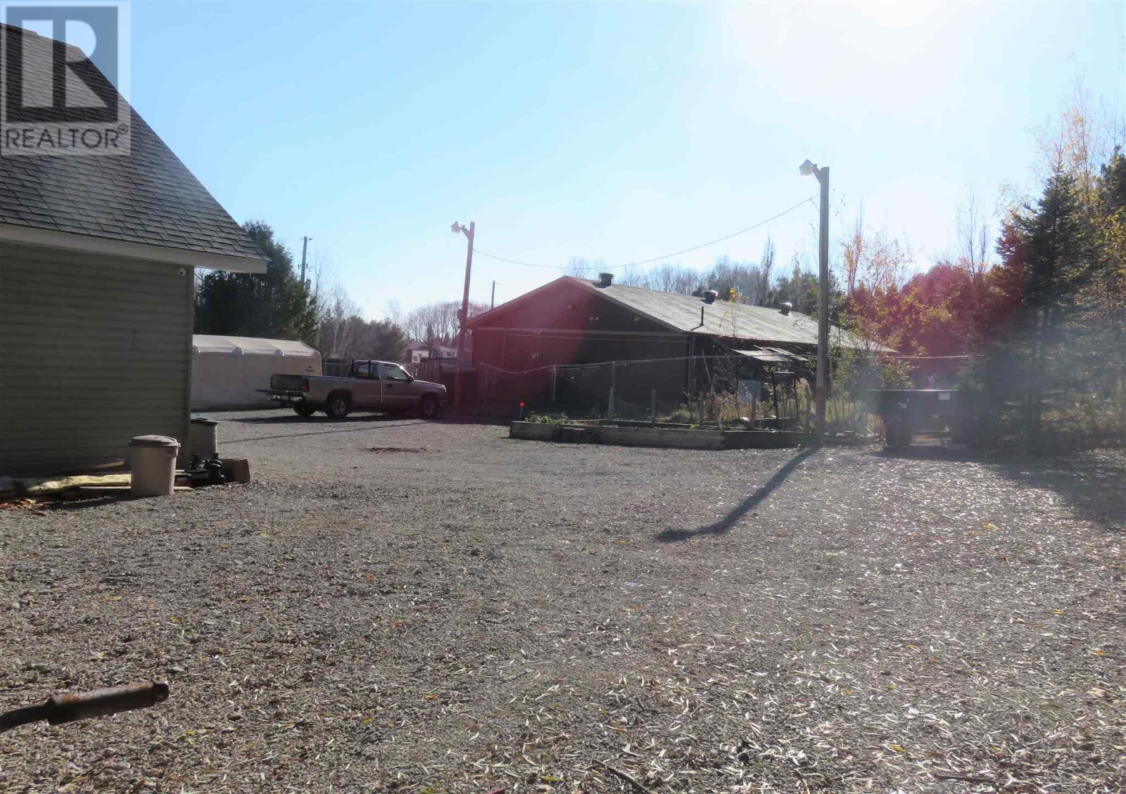 60 Hergott Ave, Elliot Lake, Ontario  P5A 3A8 - Photo 9 - SM253227