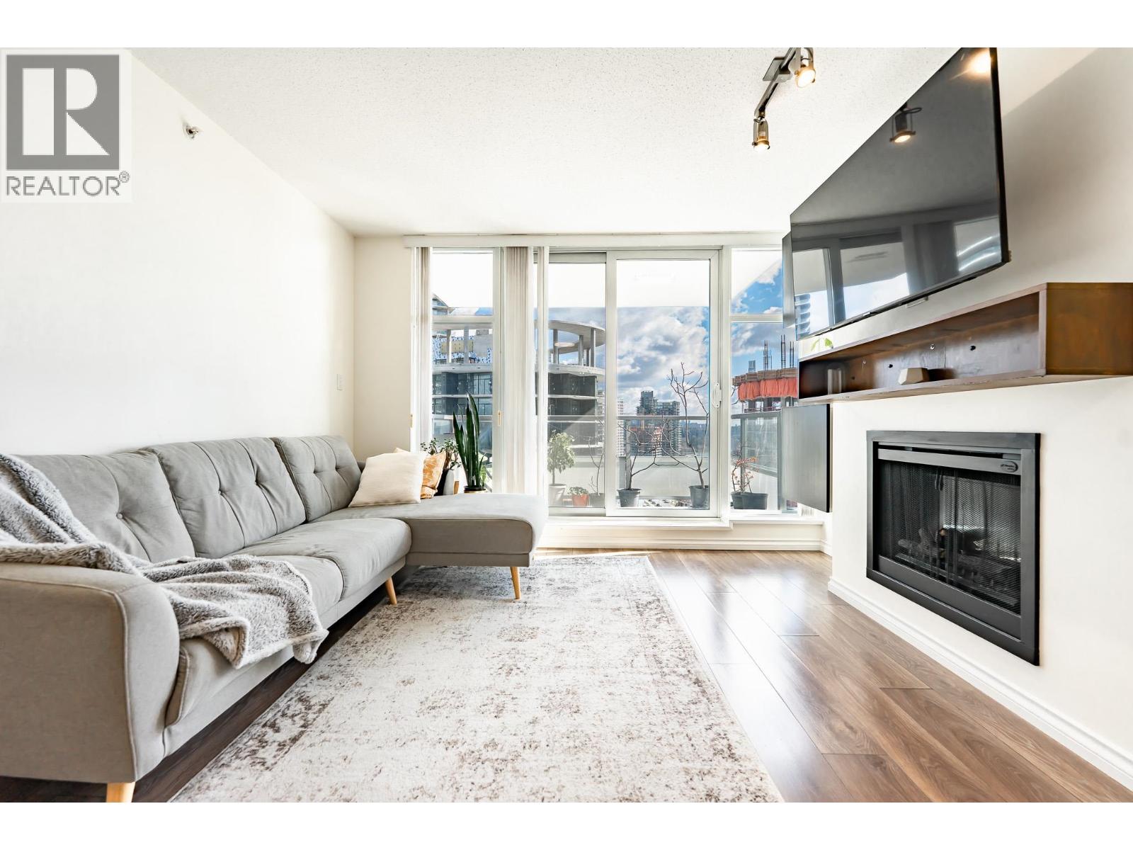 2703 2289 Yukon Crescent, Burnaby, British Columbia  V5C 0B2 - Photo 3 - R3101432