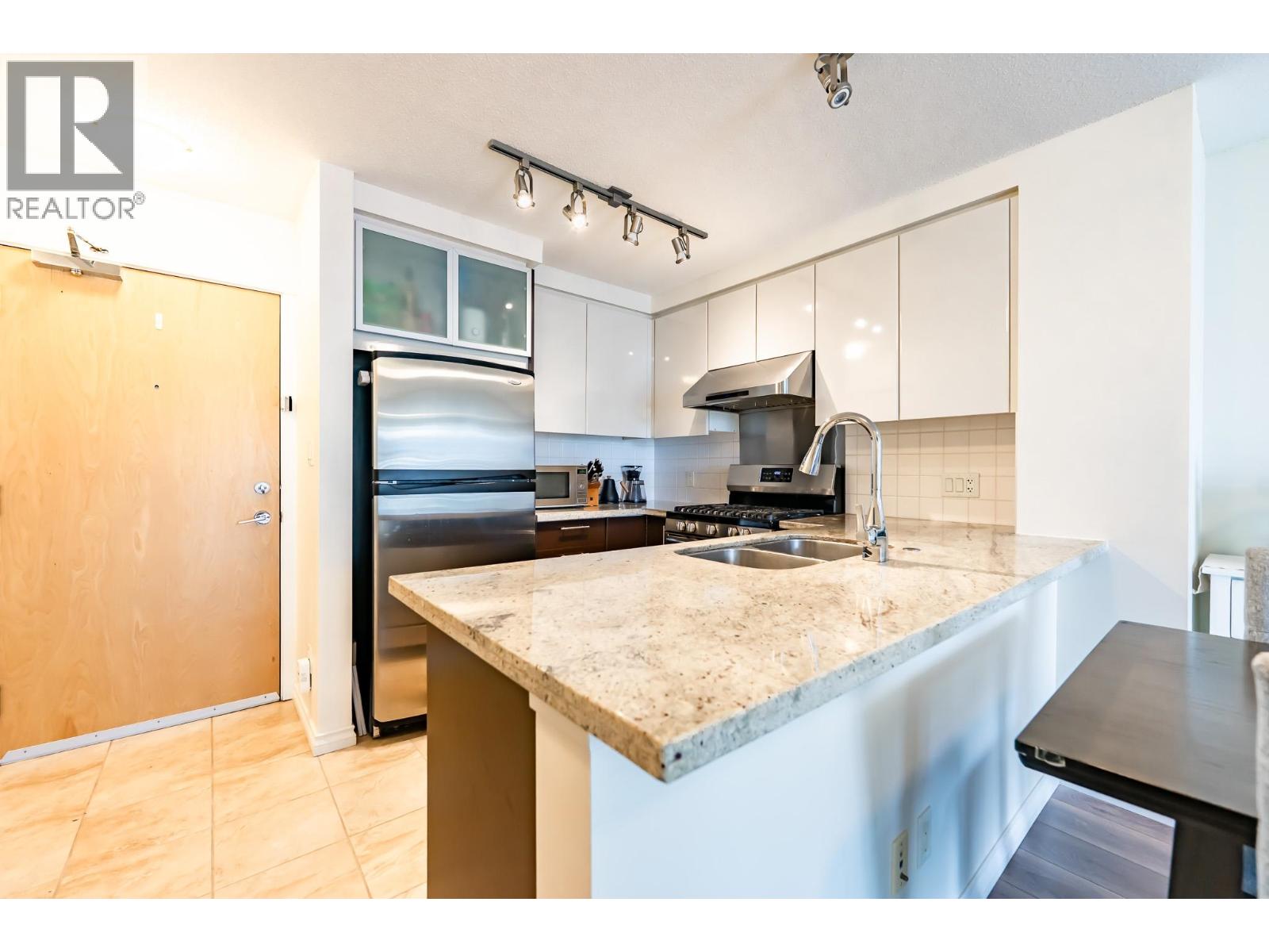 2703 2289 Yukon Crescent, Burnaby, British Columbia  V5C 0B2 - Photo 13 - R3101432