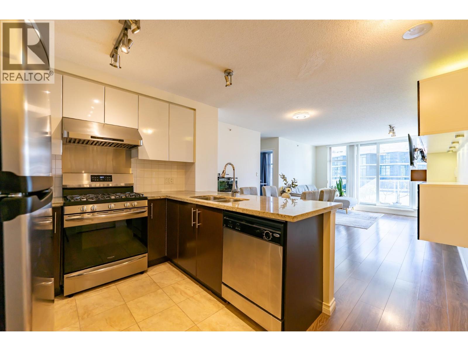 2703 2289 Yukon Crescent, Burnaby, British Columbia  V5C 0B2 - Photo 6 - R3101432