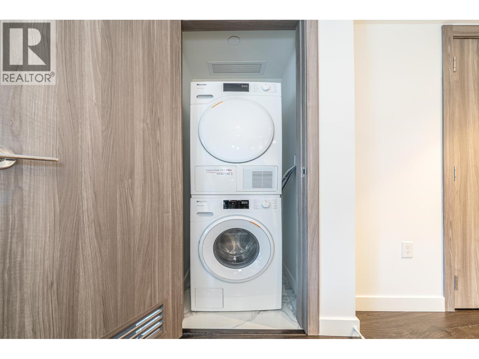 1082 8608 Hazelbridge Way, Richmond, British Columbia  V6X 0W2 - Photo 20 - R3101209