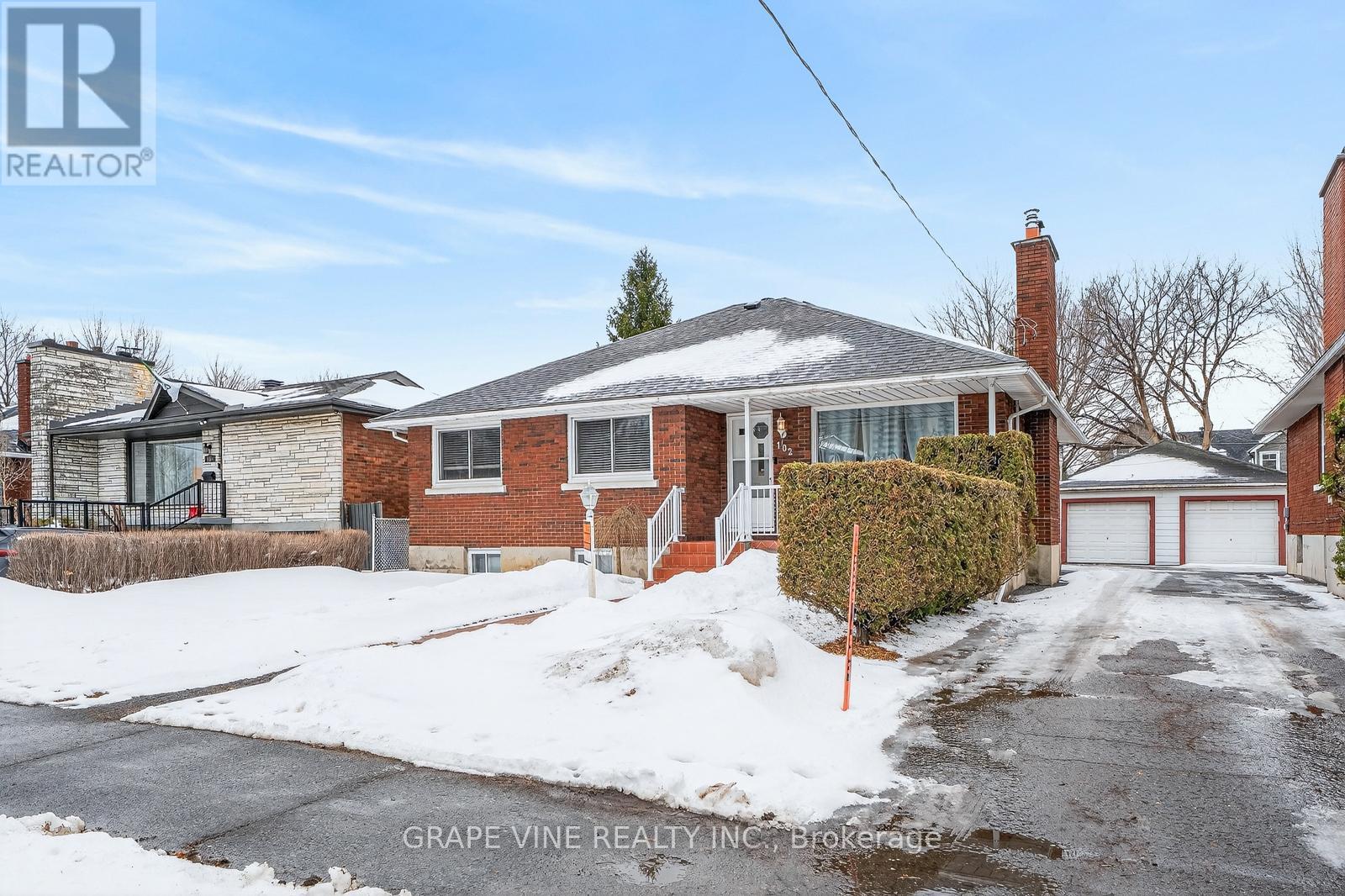 102 Donald Street, Ottawa, Ontario  K1K 1N2 - Photo 2 - X12900310