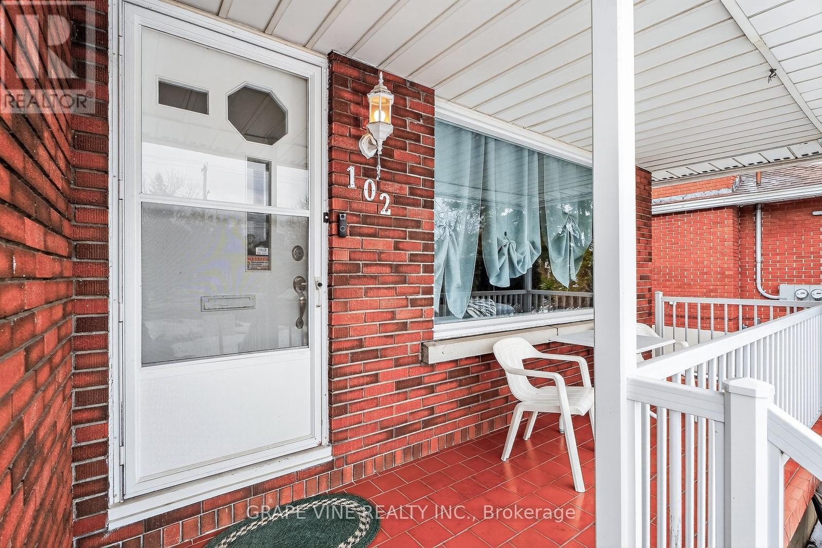 102 Donald Street, Ottawa, Ontario  K1K 1N2 - Photo 3 - X12900310