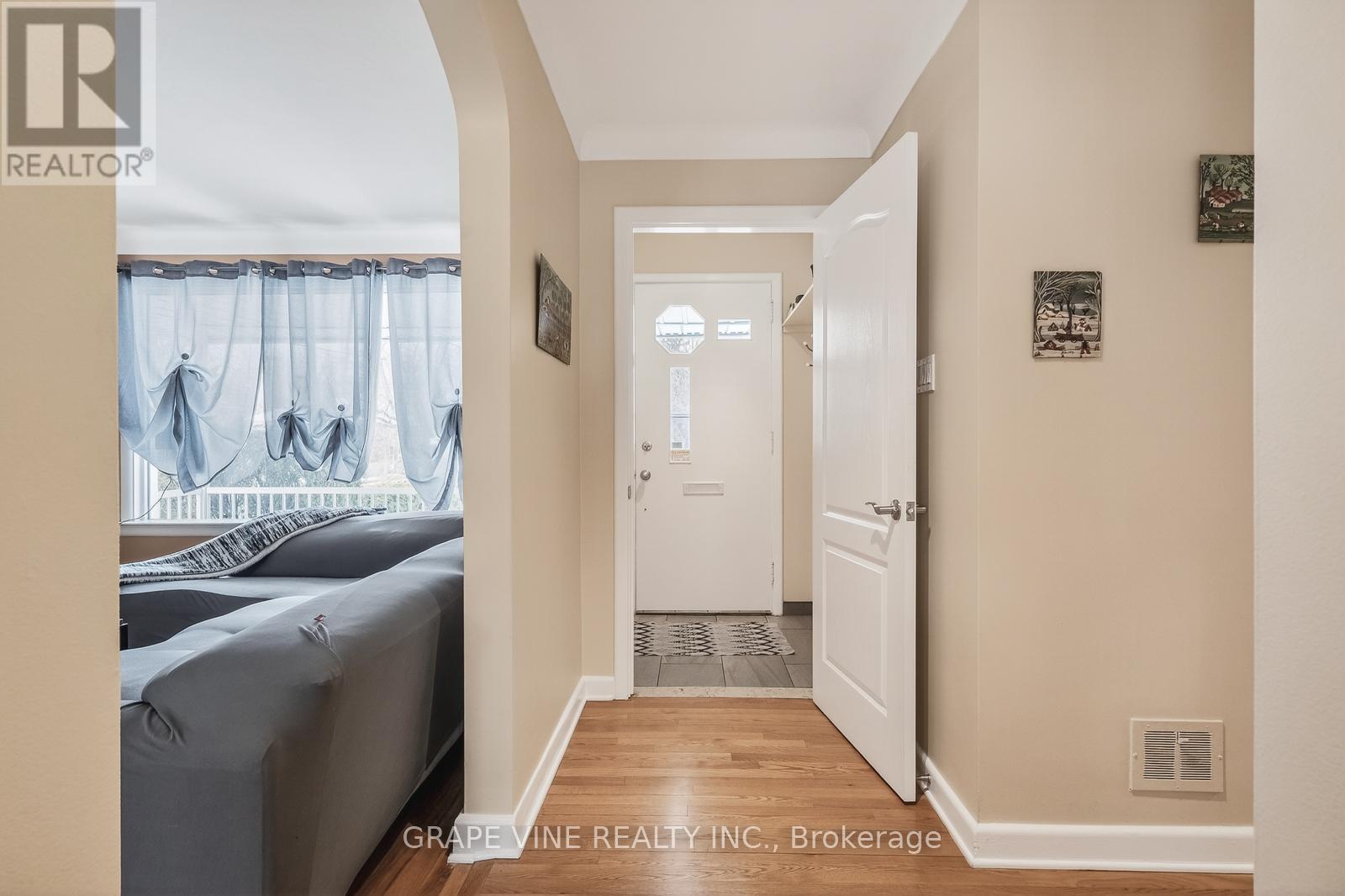 102 Donald Street, Ottawa, Ontario  K1K 1N2 - Photo 8 - X12900310