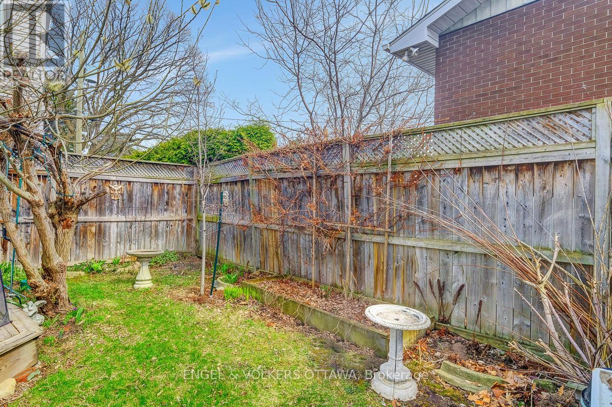 989 Bakervale Drive, Ottawa, Ontario  K1Z 6N7 - Photo 5 - X12900336