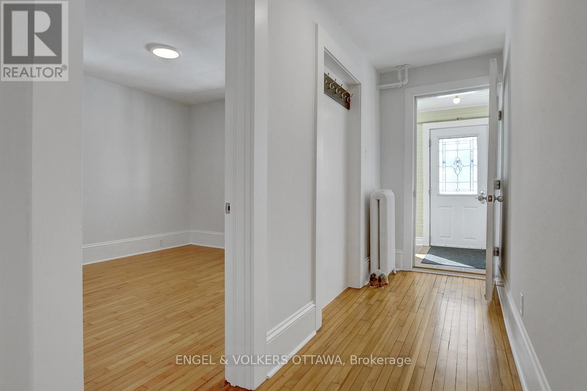 989 Bakervale Drive, Ottawa, Ontario  K1Z 6N7 - Photo 9 - X12900336