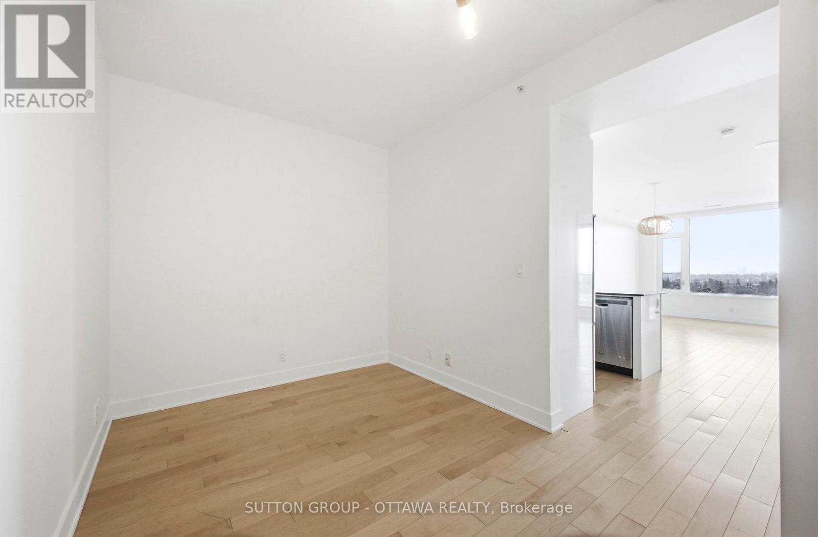 1102 - 1035 Bank Street, Ottawa, Ontario  K1S 5K3 - Photo 3 - X12900358