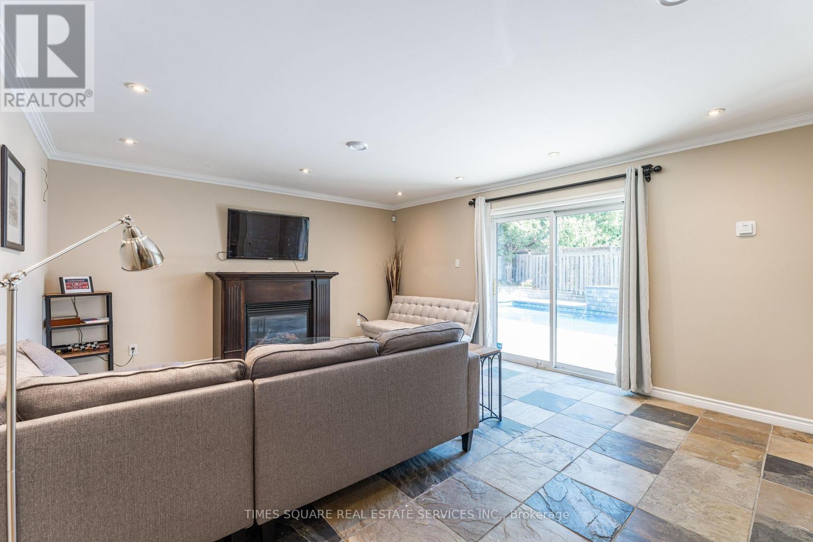 16 Abbottswood Road, Toronto, Ontario  M1P 3P1 - Photo 6 - E12900360