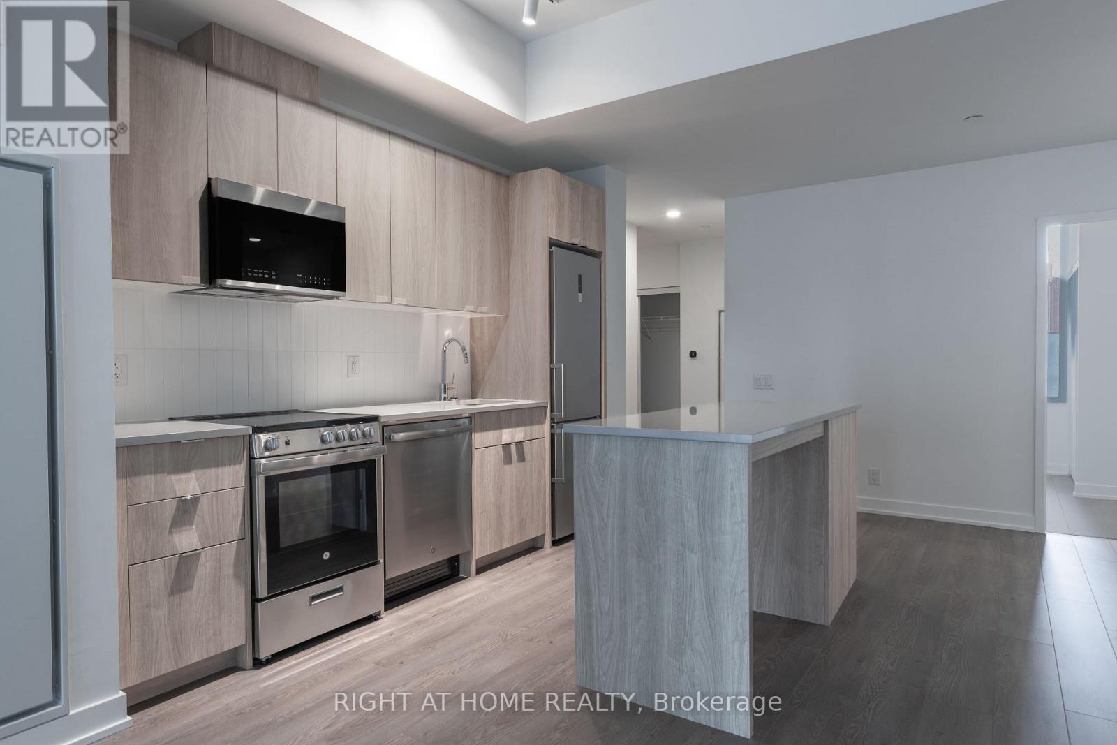 402 - 1660 Bloor Street W, Toronto, Ontario  M6P 0C6 - Photo 13 - W12891630