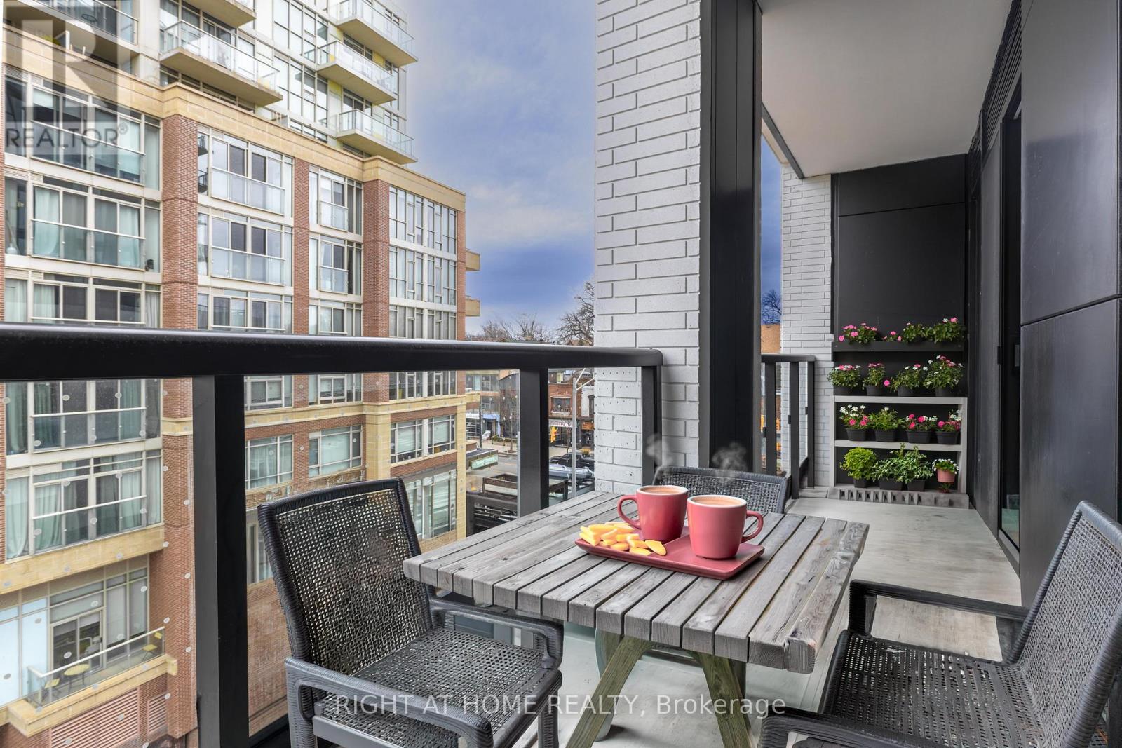 402 - 1660 Bloor Street W, Toronto, Ontario  M6P 0C6 - Photo 33 - W12891630