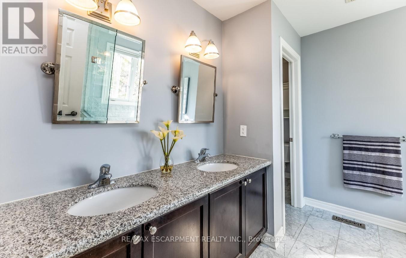 1203 Lorne Park Road, Mississauga, Ontario  L5H 3A7 - Photo 19 - W12900268