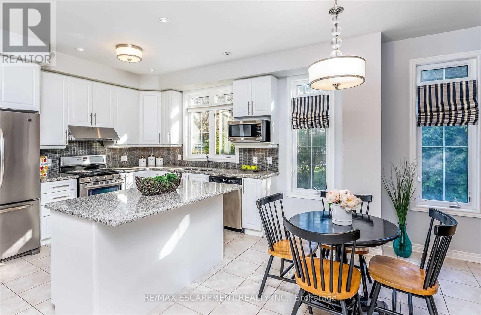 1203 Lorne Park Road, Mississauga, Ontario  L5H 3A7 - Photo 9 - W12900268