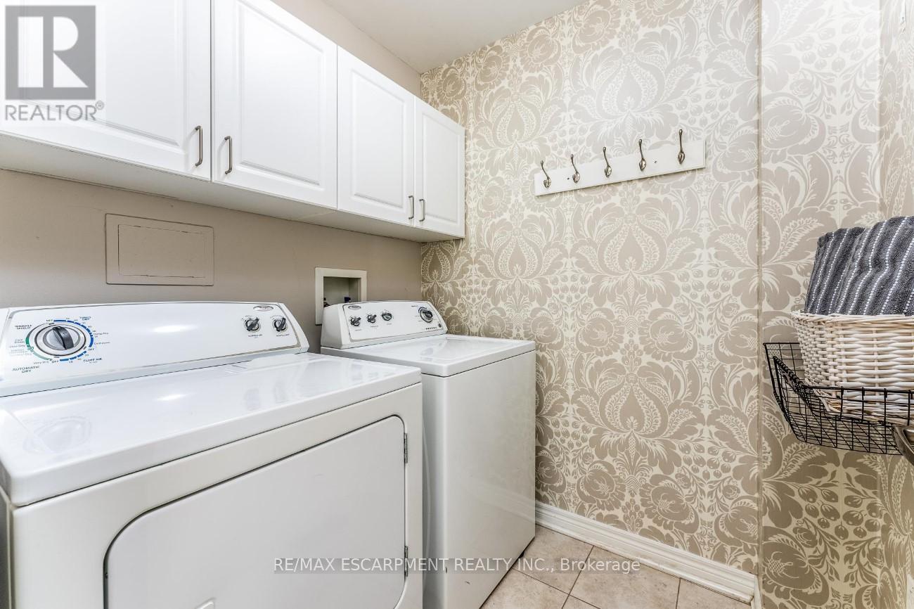 1203 Lorne Park Road, Mississauga, Ontario  L5H 3A7 - Photo 12 - W12900268