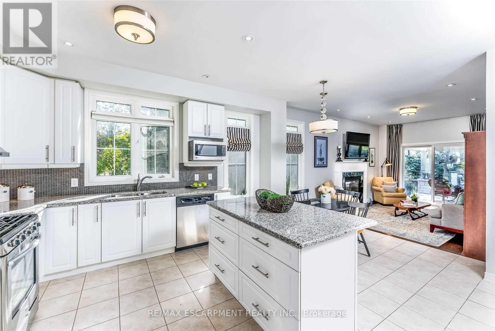 1203 Lorne Park Road, Mississauga, Ontario  L5H 3A7 - Photo 7 - W12900268