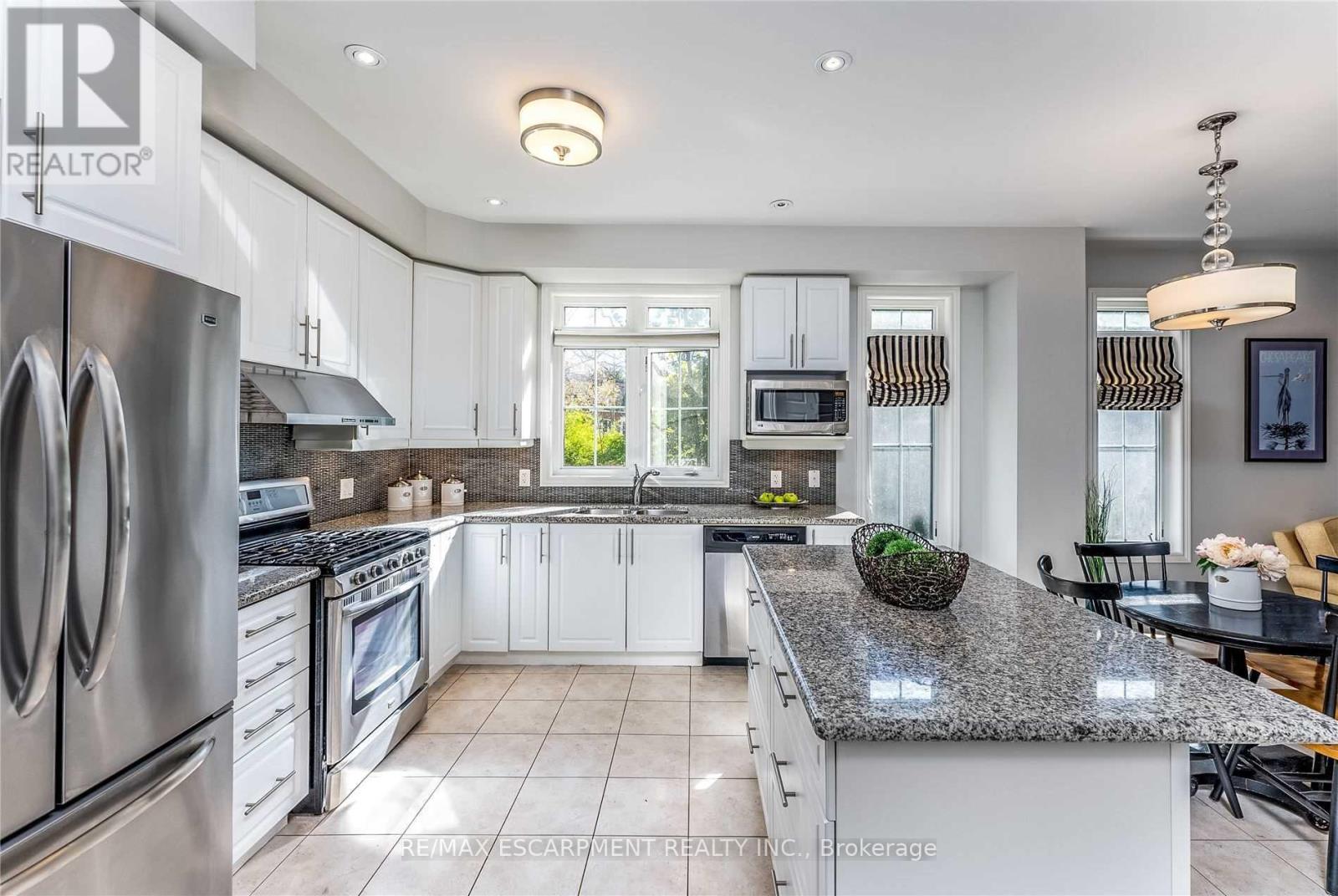 1203 Lorne Park Road, Mississauga, Ontario  L5H 3A7 - Photo 8 - W12900268