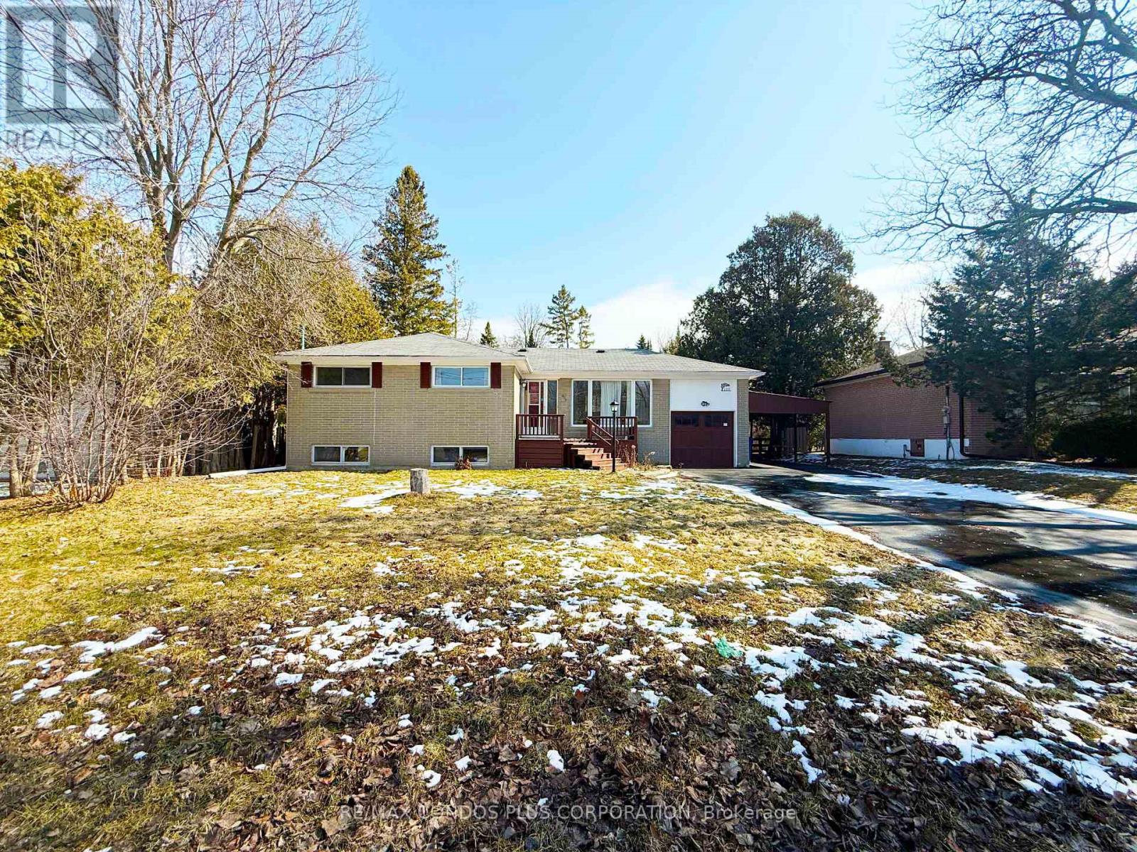 105 Park Avenue, Newmarket, Ontario  L3Y 1T6 - Photo 2 - N12743778