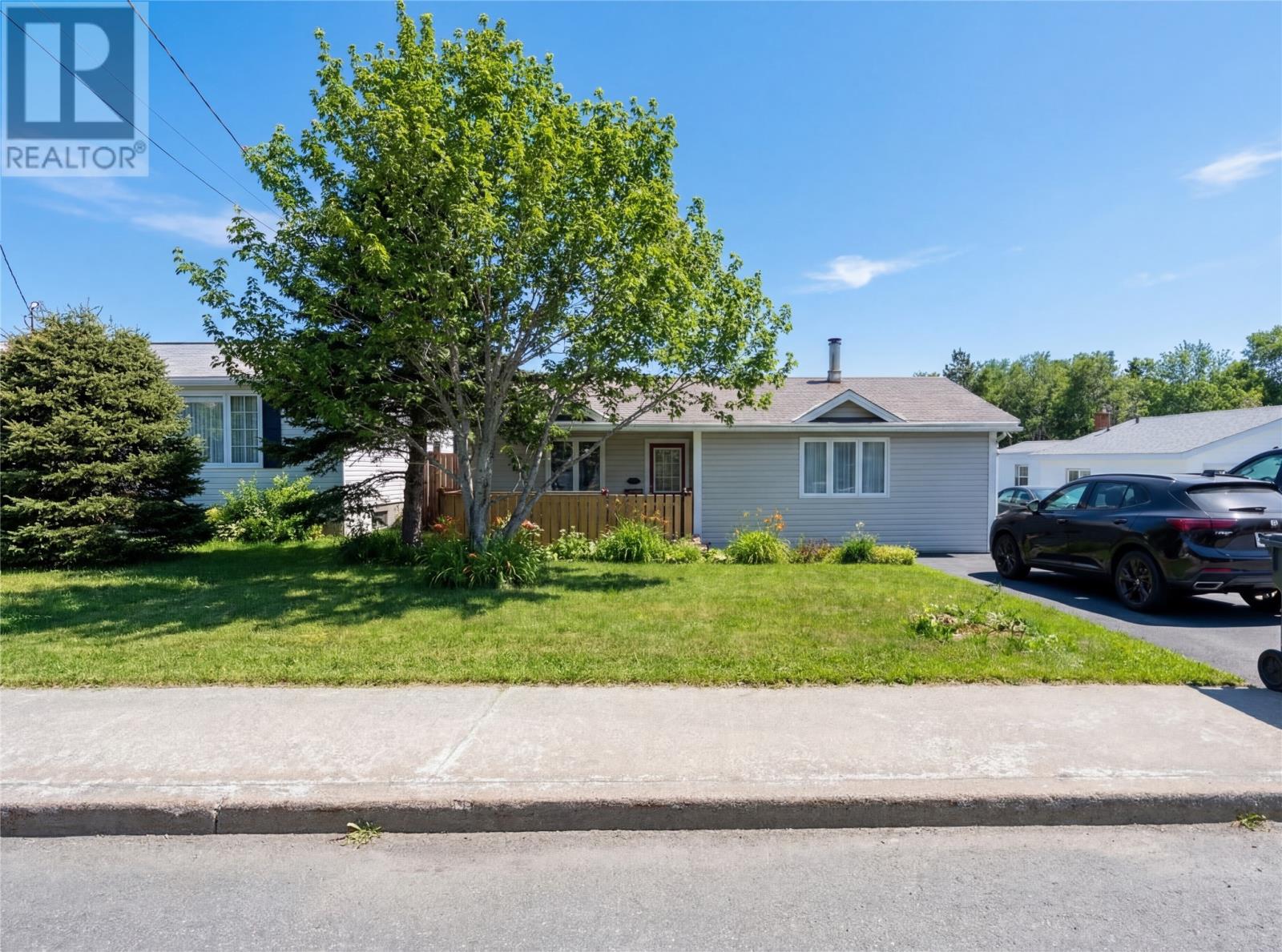 113 Commonwealth Avenue, Mount Pearl, Newfoundland & Labrador