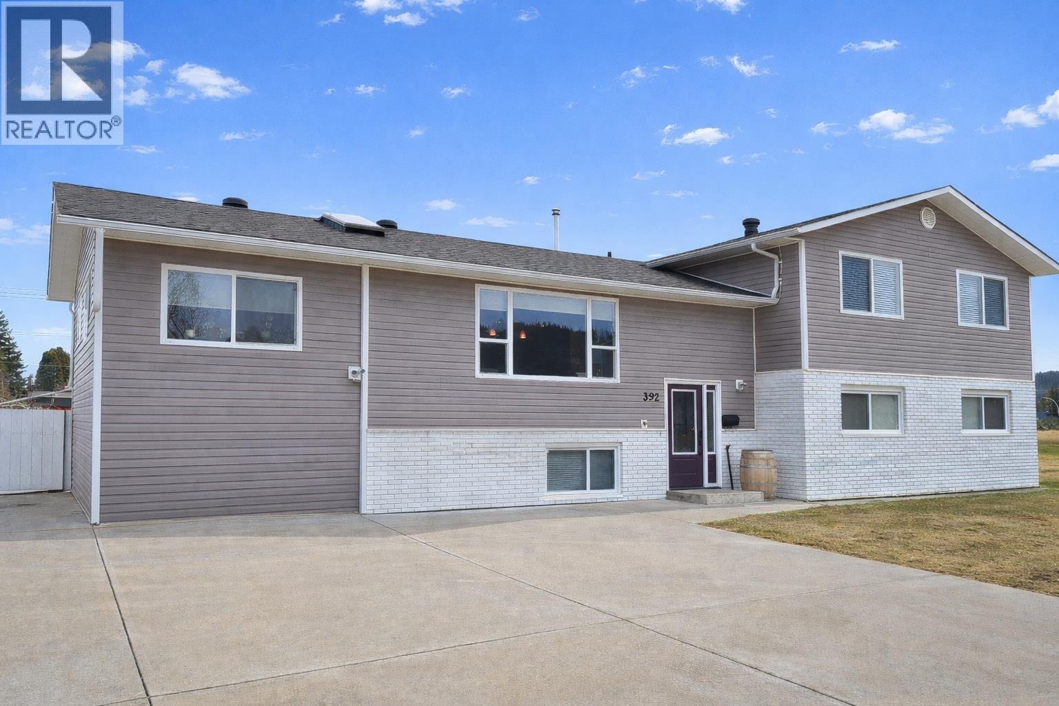 392 Green Place, Prince George, British Columbia  V2M 6A2 - Photo 1 - R3100548