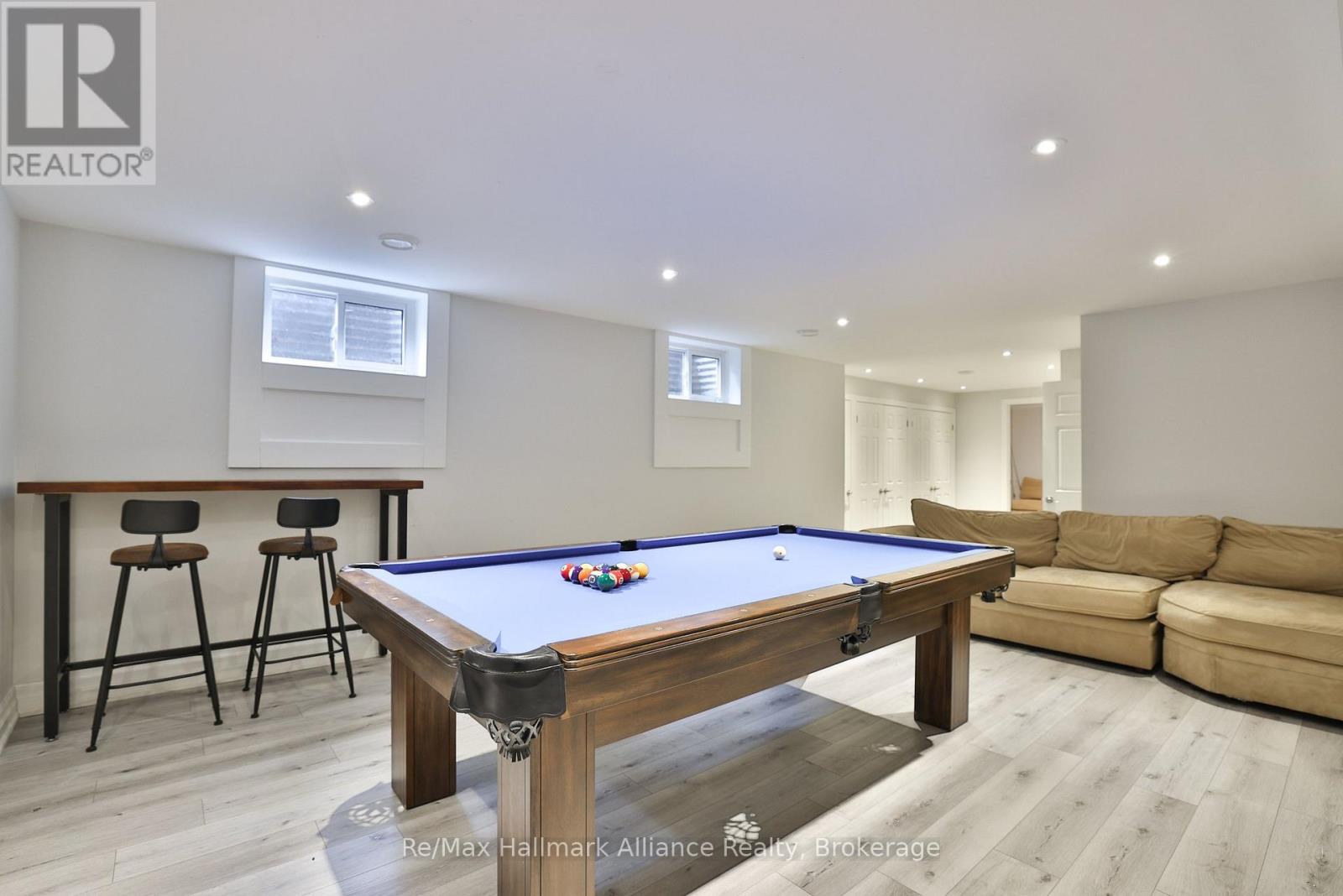 1335 Cambridge Drive, Oakville (Mo Morrison), Ontario  L6J 1S4 - Photo 38 - W12899502