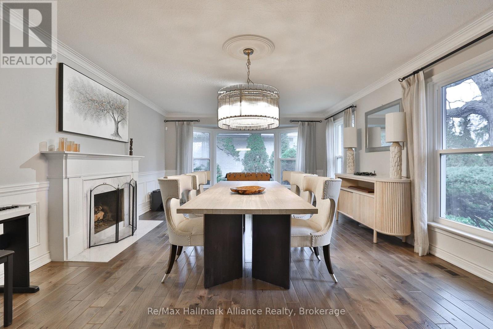 1335 Cambridge Drive, Oakville (Mo Morrison), Ontario  L6J 1S4 - Photo 5 - W12899502