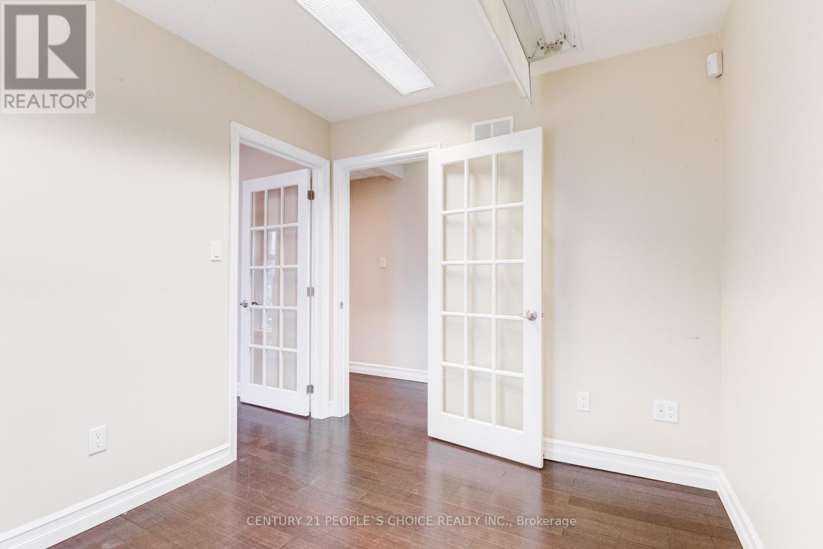 3042 Keele Street, Toronto, Ontario  M3M 2H5 - Photo 19 - W12888780