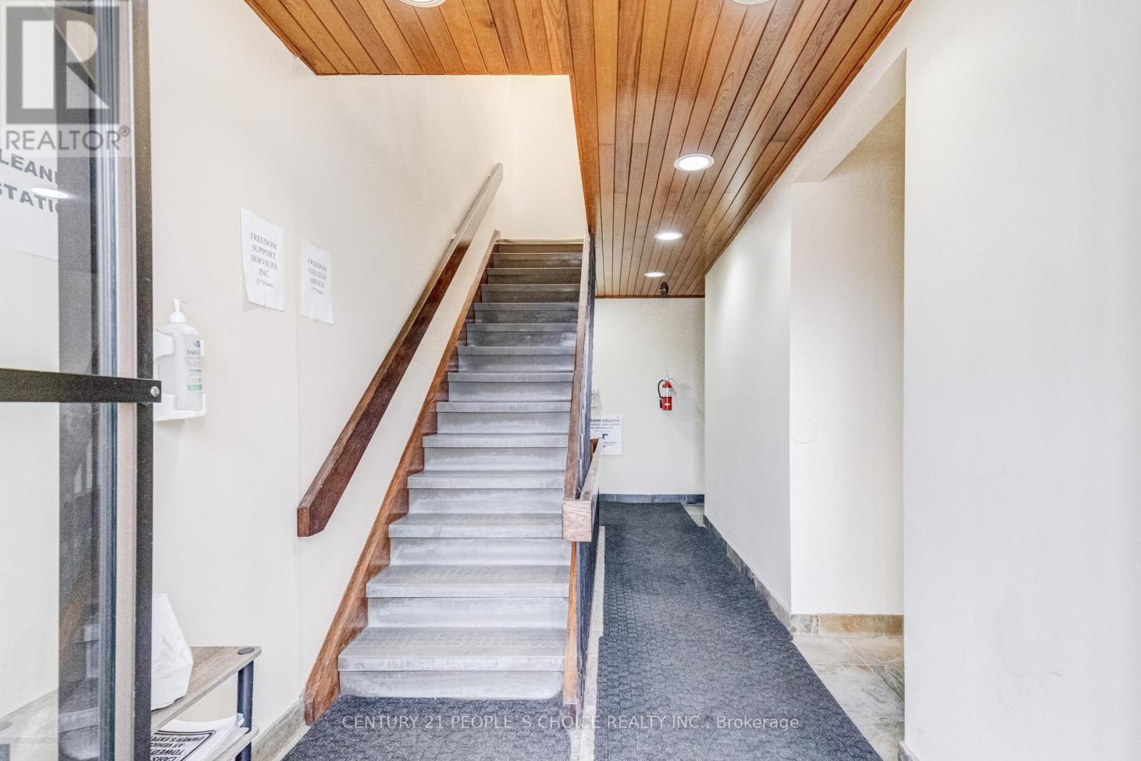 3042 Keele Street, Toronto, Ontario  M3M 2H5 - Photo 4 - W12888780