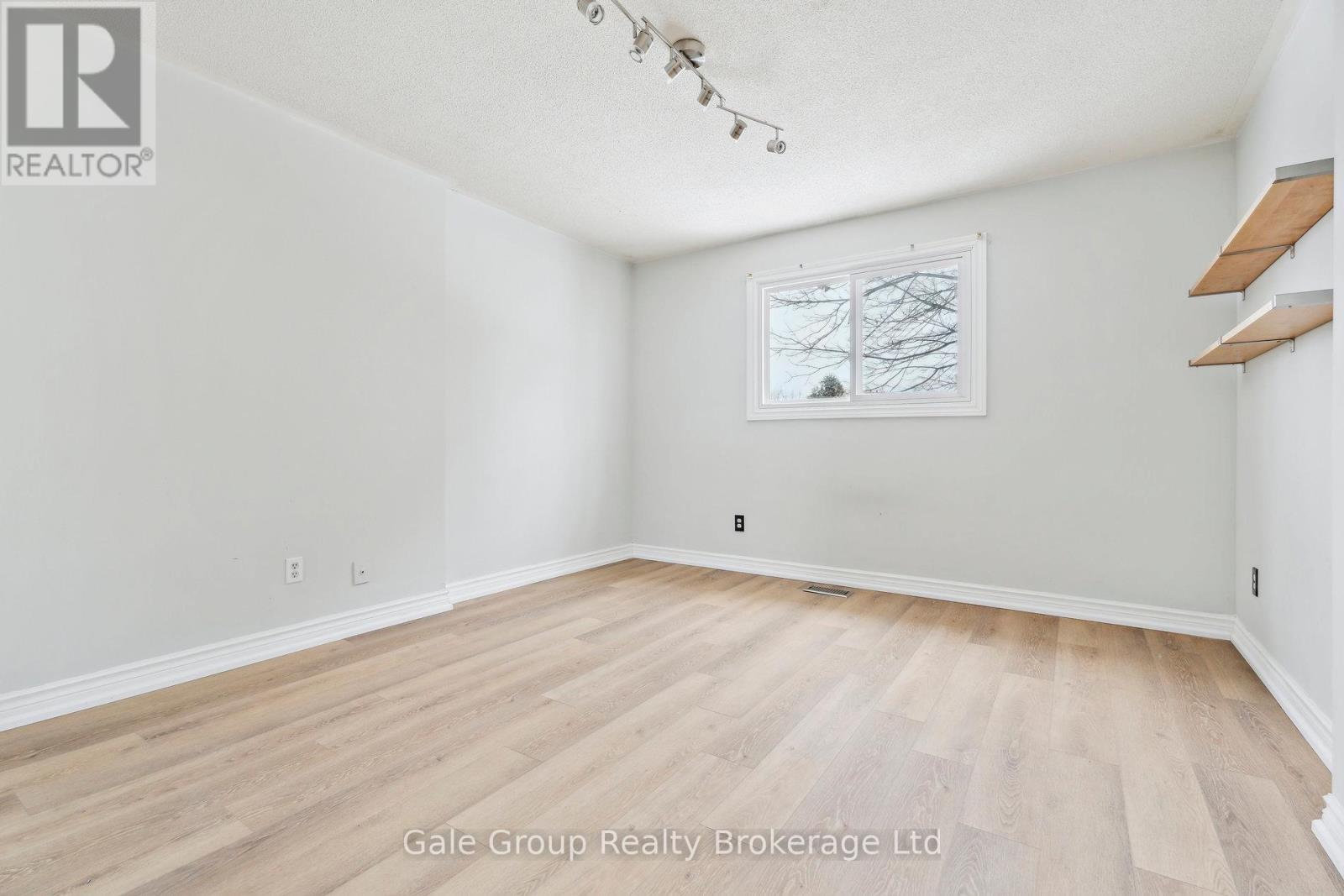 78 James Street, Barrie (Ardagh), Ontario  L4N 6Y2 - Photo 29 - S12900582