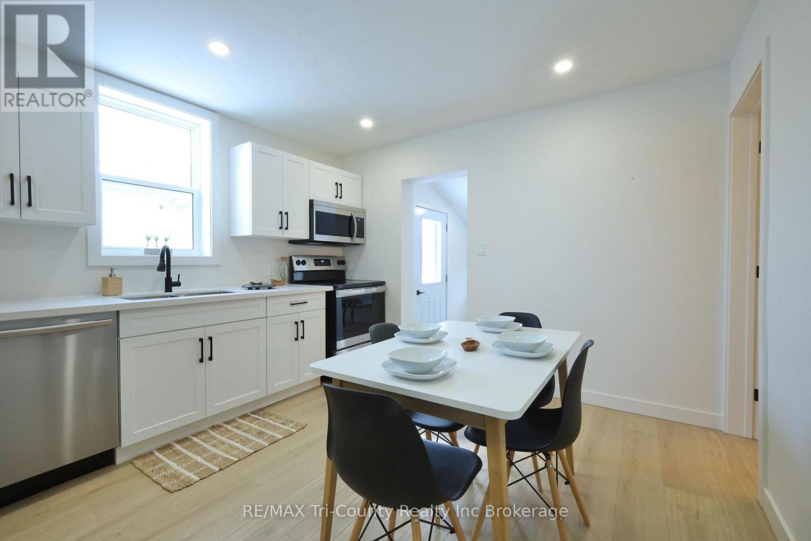 12 Mariam Street, St. Thomas, Ontario  N5P 1W8 - Photo 7 - X12900564