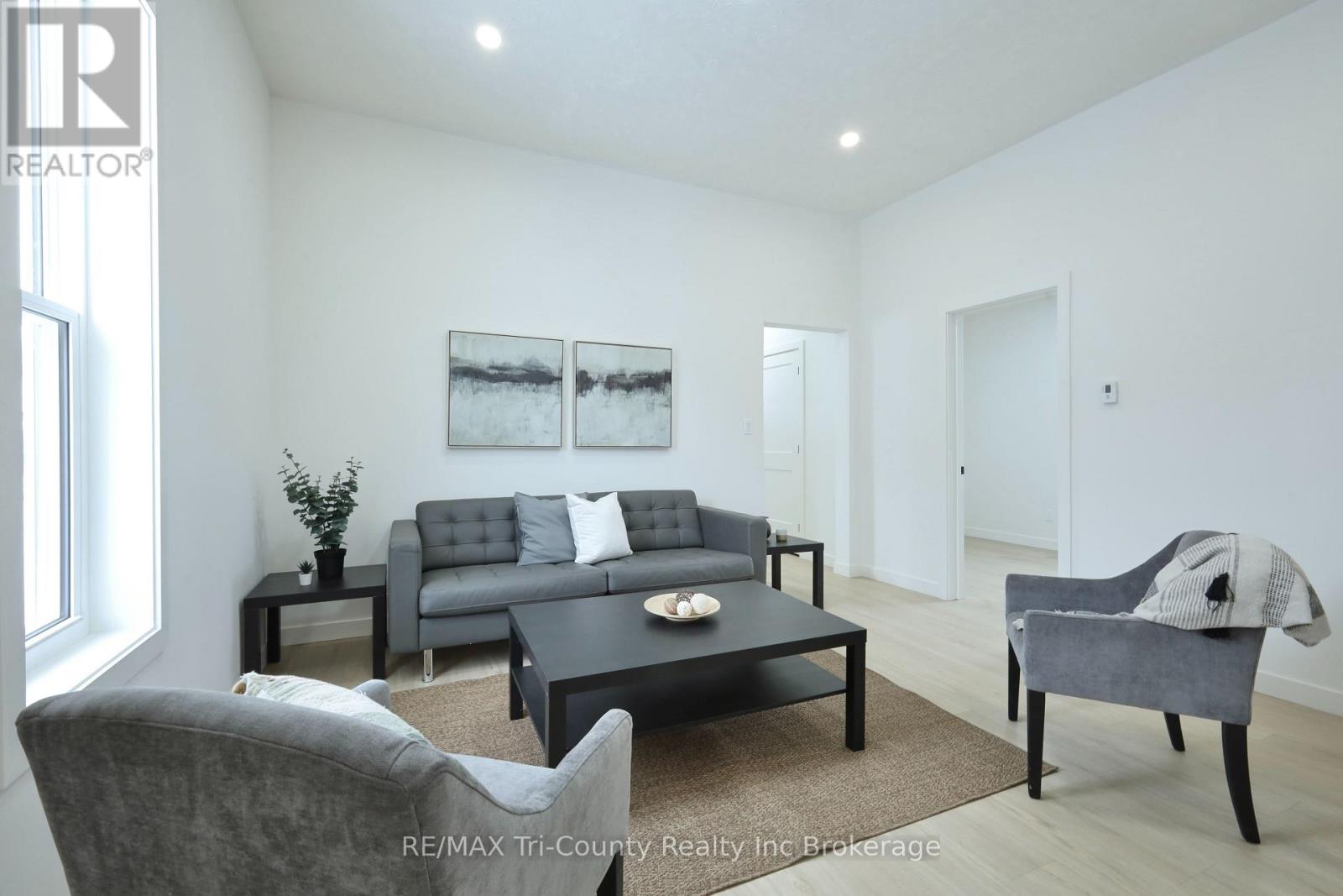 12 Mariam Street, St. Thomas, Ontario  N5P 1W8 - Photo 8 - X12900564