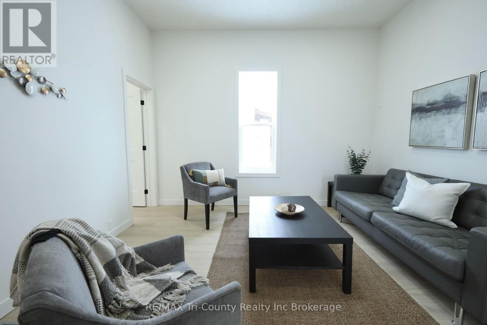 12 Mariam Street, St. Thomas, Ontario  N5P 1W8 - Photo 9 - X12900564