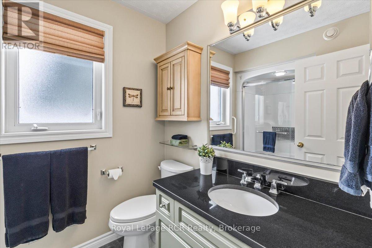 393 1st Street S, Hanover, Ontario  N4N 3T8 - Photo 12 - X12900482