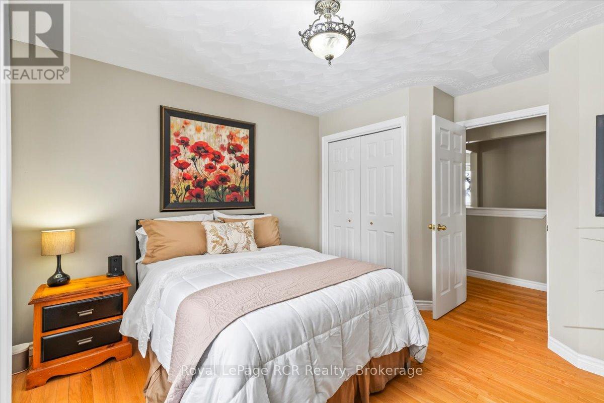 393 1st Street S, Hanover, Ontario  N4N 3T8 - Photo 13 - X12900482