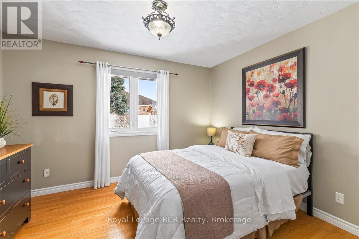 393 1st Street S, Hanover, Ontario  N4N 3T8 - Photo 14 - X12900482