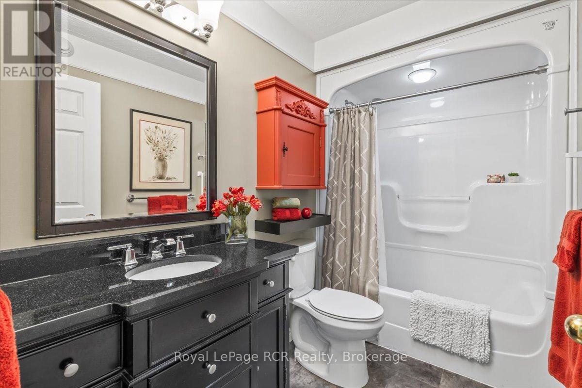 393 1st Street S, Hanover, Ontario  N4N 3T8 - Photo 15 - X12900482