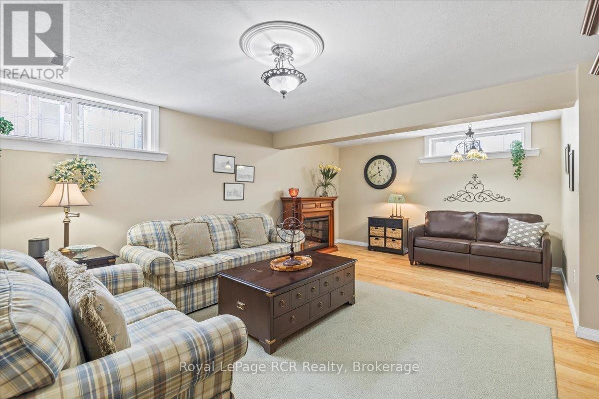 393 1st Street S, Hanover, Ontario  N4N 3T8 - Photo 19 - X12900482