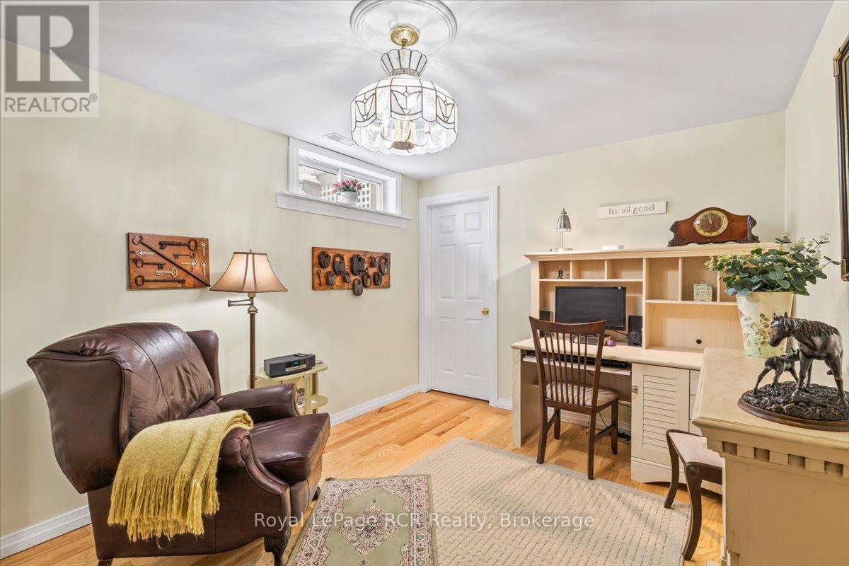 393 1st Street S, Hanover, Ontario  N4N 3T8 - Photo 22 - X12900482