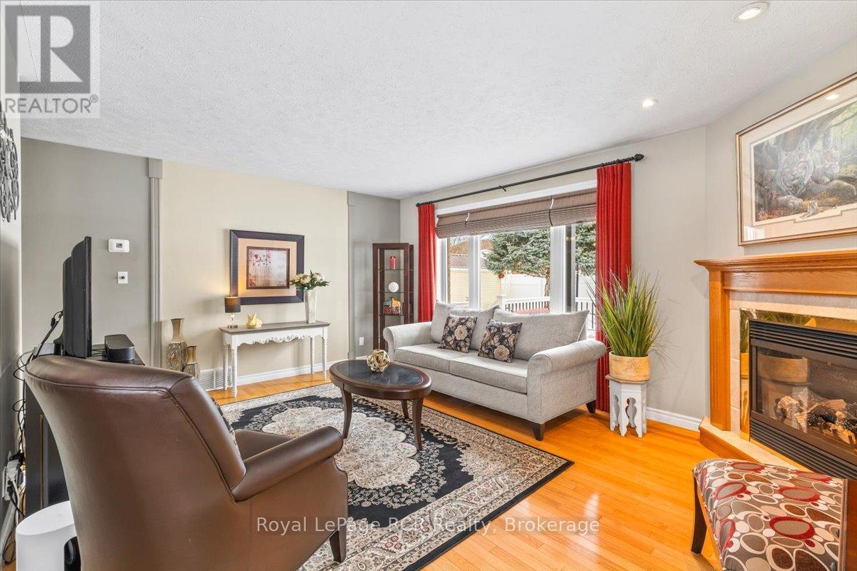 393 1st Street S, Hanover, Ontario  N4N 3T8 - Photo 5 - X12900482