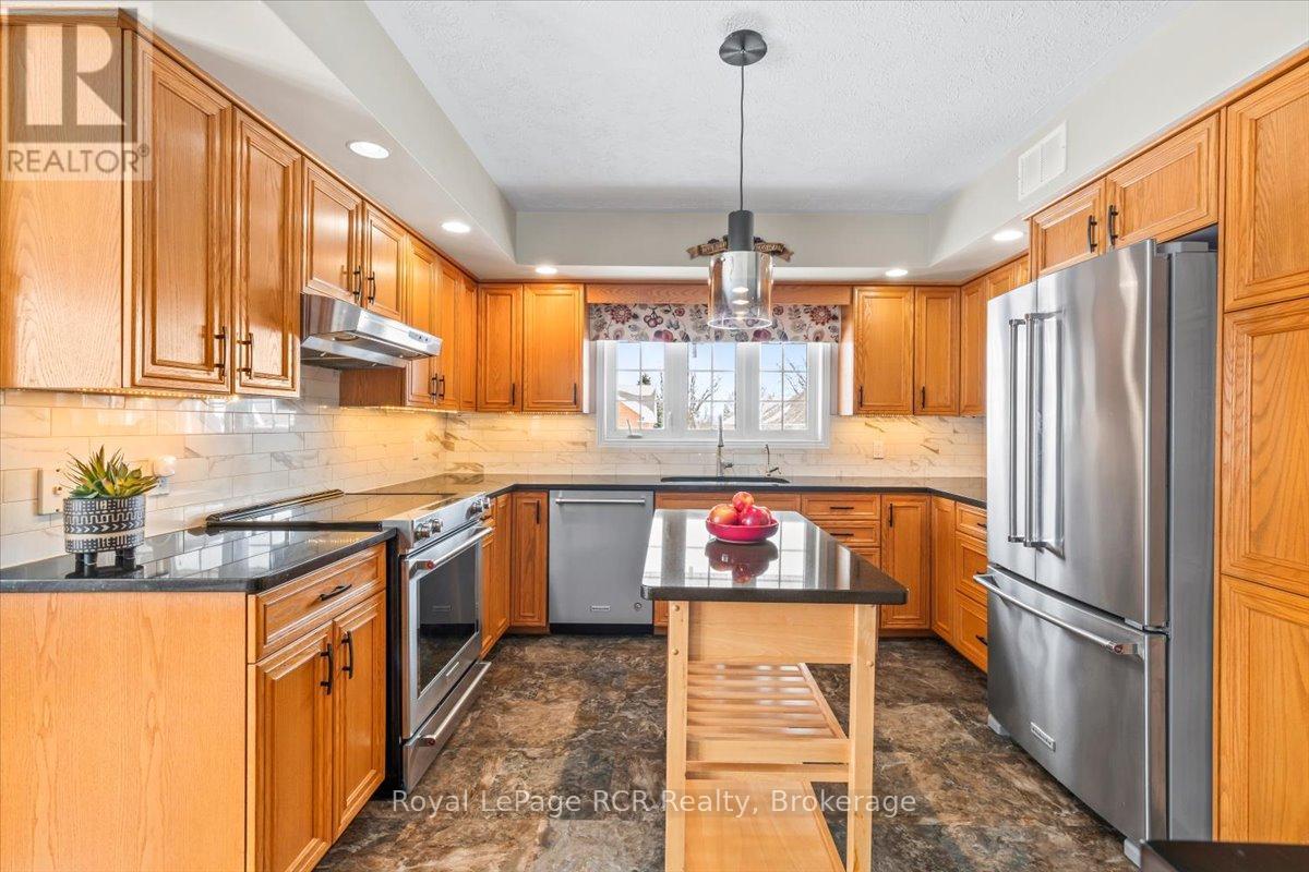 393 1st Street S, Hanover, Ontario  N4N 3T8 - Photo 9 - X12900482