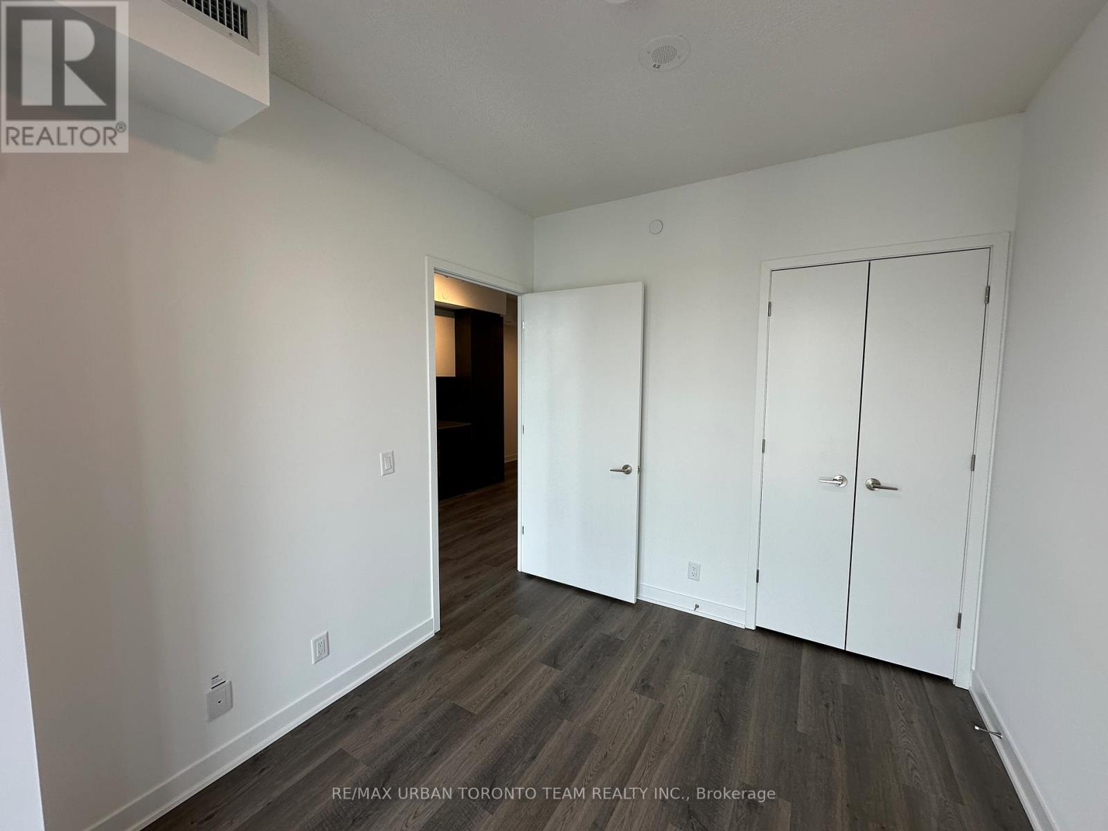 2615 - 180 Front Street E, Toronto (Moss Park), Ontario  M5A 0K9 - Photo 11 - C12900406