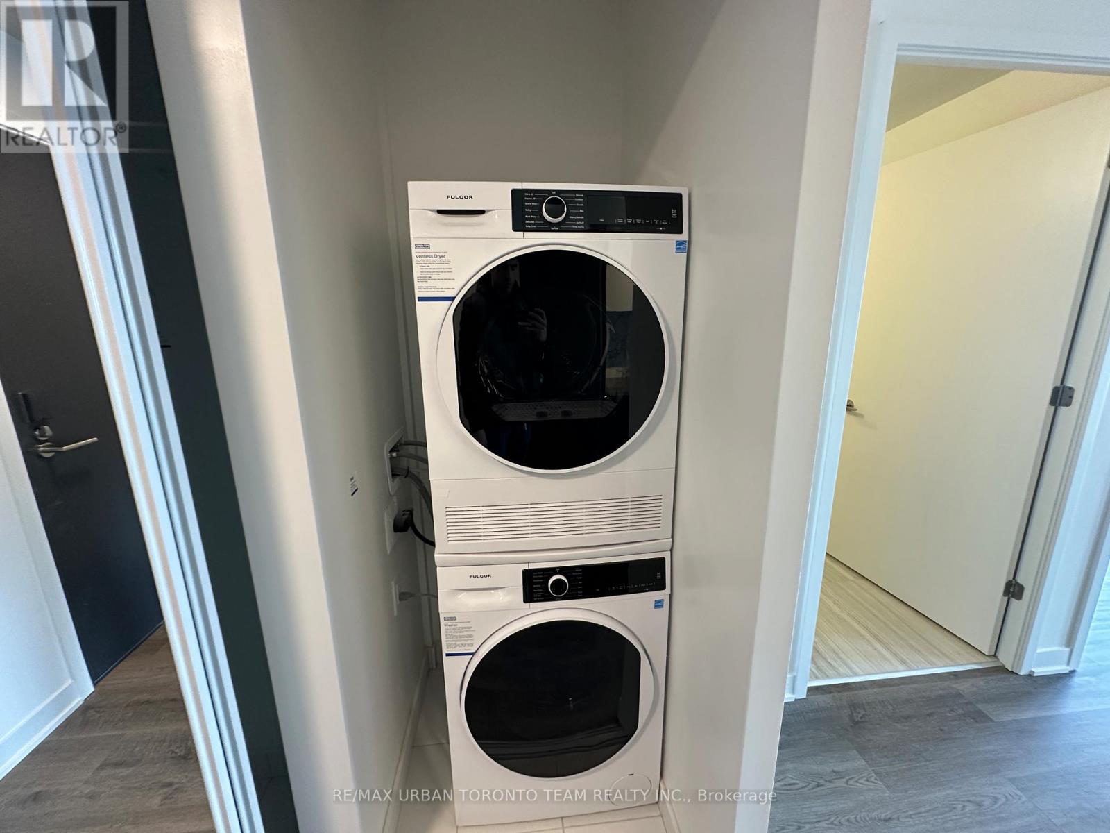 2615 - 180 Front Street E, Toronto (Moss Park), Ontario  M5A 0K9 - Photo 12 - C12900406