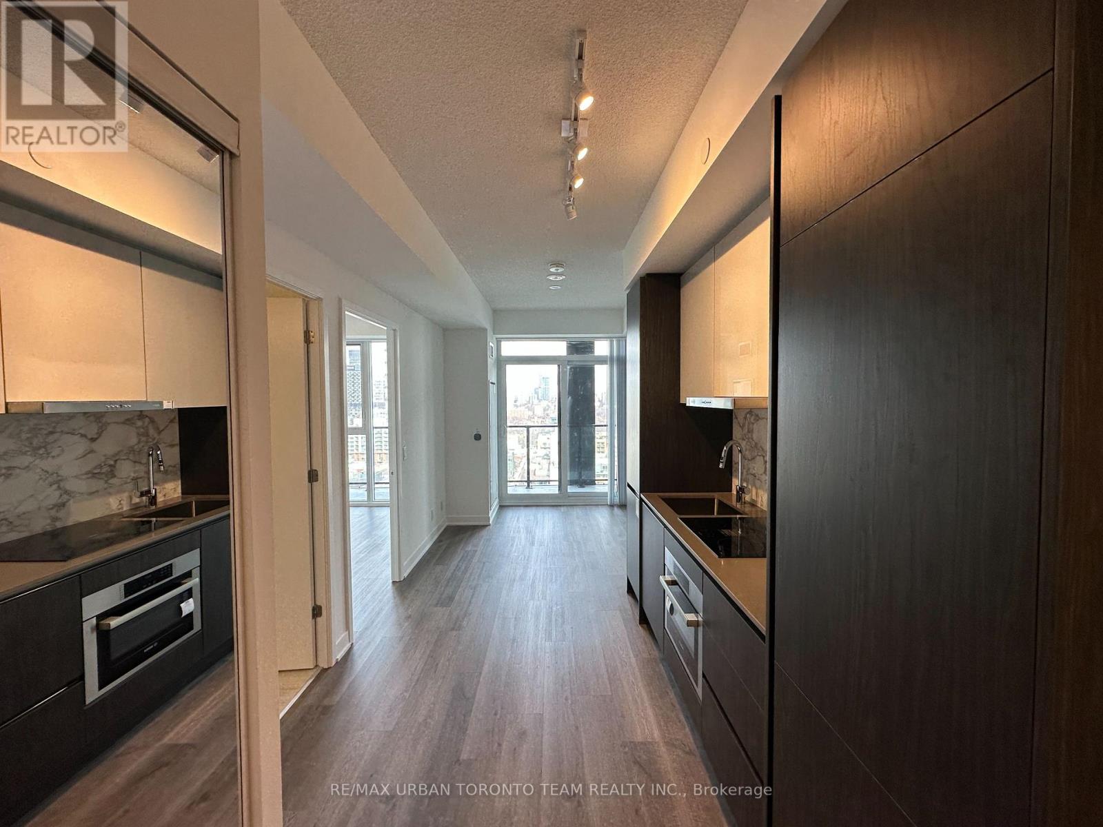 2615 - 180 Front Street E, Toronto (Moss Park), Ontario  M5A 0K9 - Photo 2 - C12900406