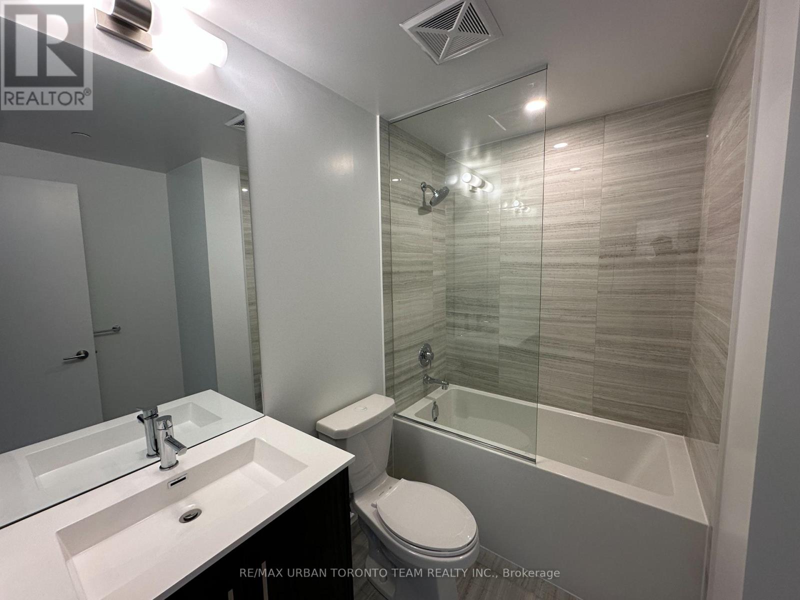 2615 - 180 Front Street E, Toronto (Moss Park), Ontario  M5A 0K9 - Photo 9 - C12900406