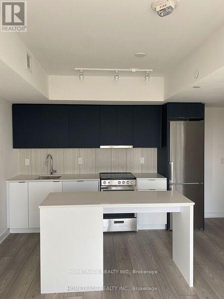 409 - 8 Tippett Rd Road, Toronto (Clanton Park), Ontario  M3H 0E7 - Photo 5 - C12900434