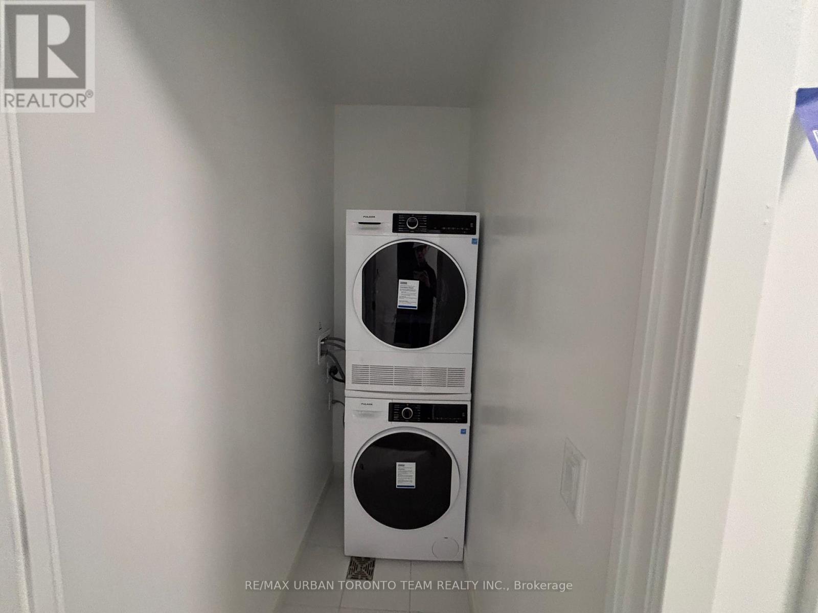 2608 - 180 Front Street E, Toronto (Moss Park), Ontario  M5A 0K9 - Photo 16 - C12900536