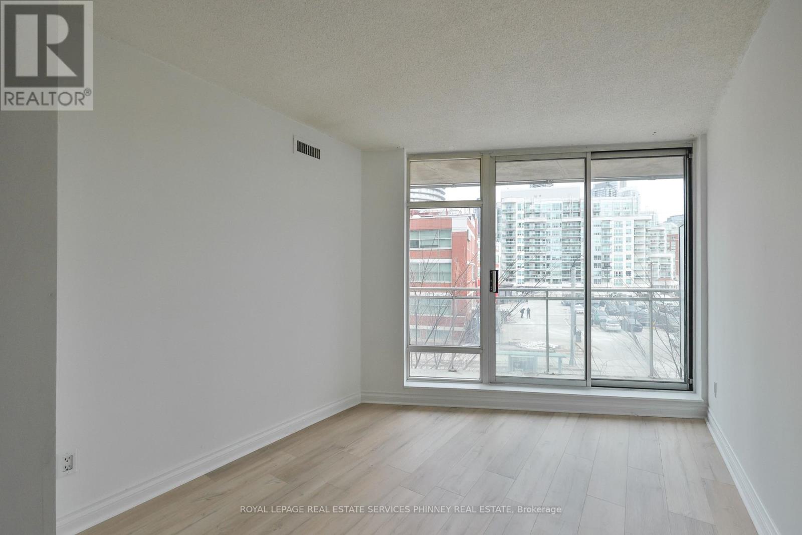 302 - 650 Queens Quay W, Toronto (Niagara), Ontario  M5V 3N2 - Photo 9 - C12900544