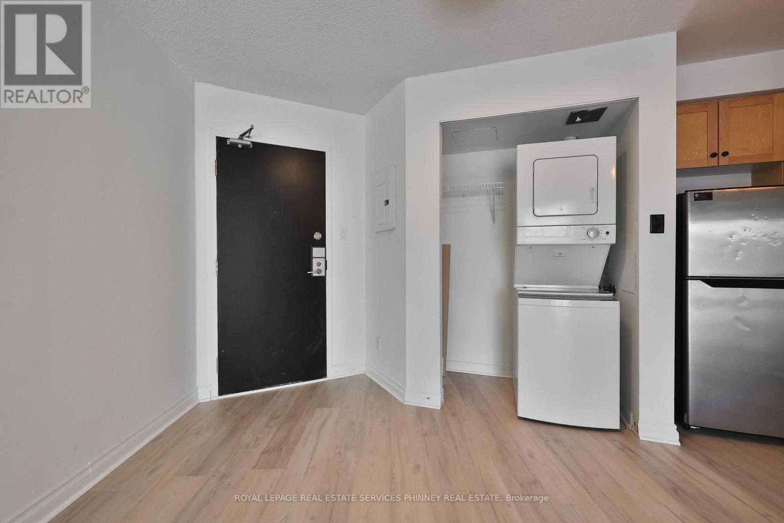 302 - 650 Queens Quay W, Toronto, Ontario  M5V 3N2 - Photo 2 - C12900550