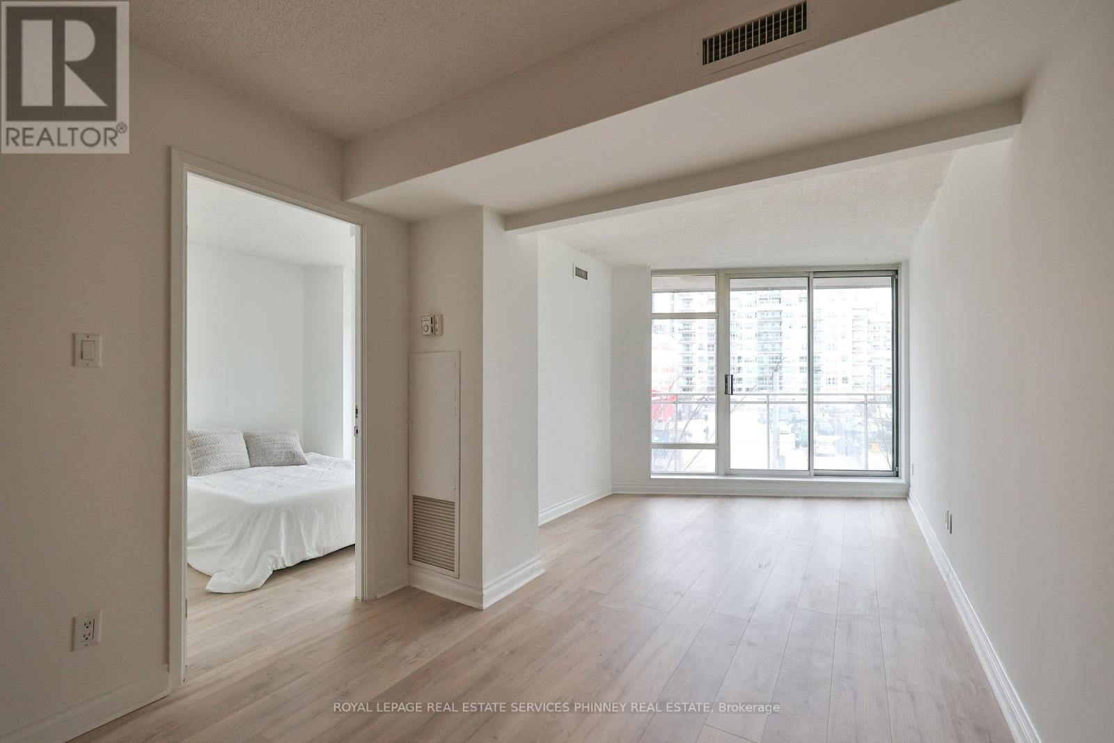 302 - 650 Queens Quay W, Toronto, Ontario  M5V 3N2 - Photo 8 - C12900550