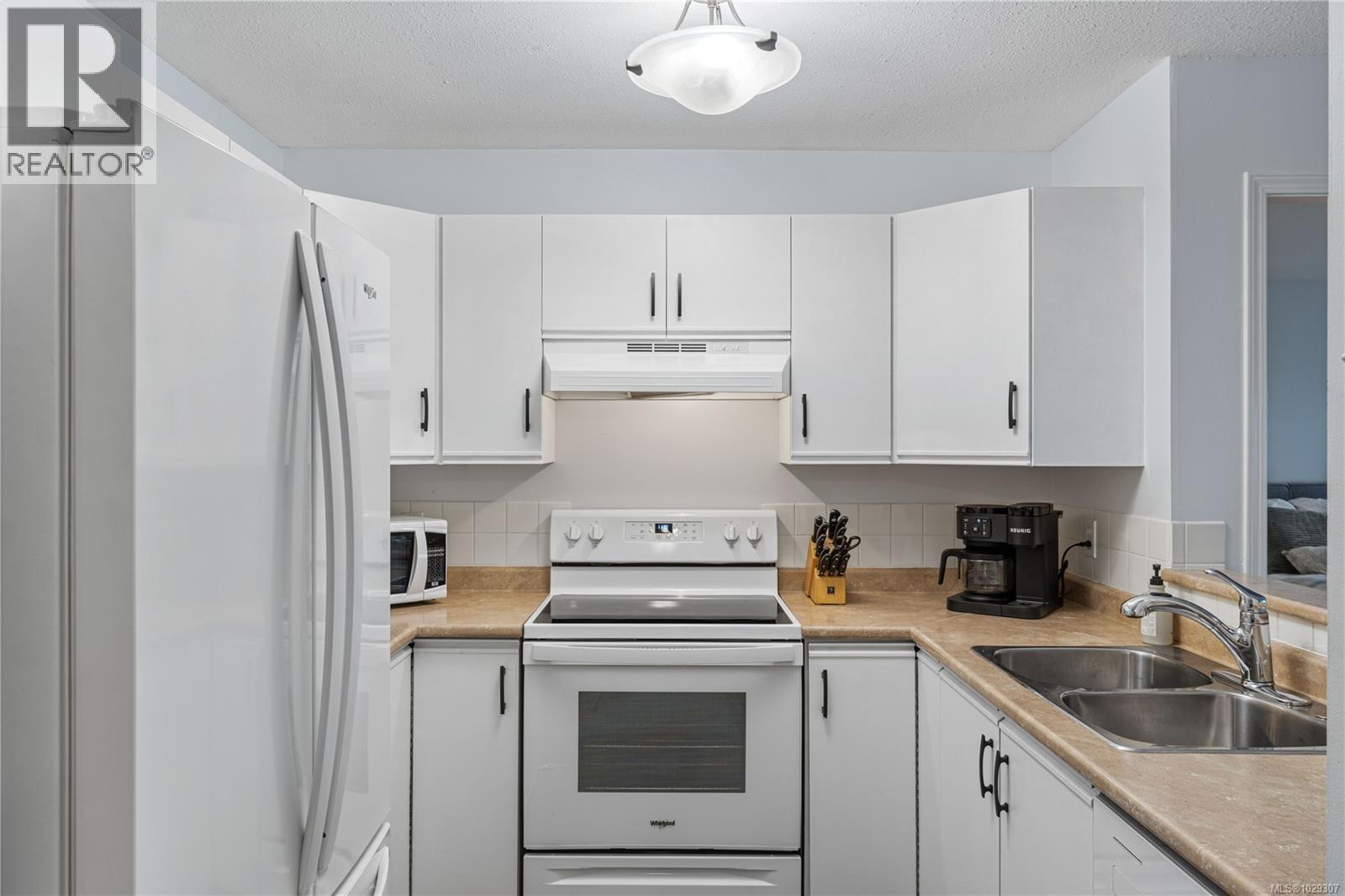 406 1631 Dufferin Cres, Nanaimo, British Columbia  V9S 5T4 - Photo 8 - 1029307